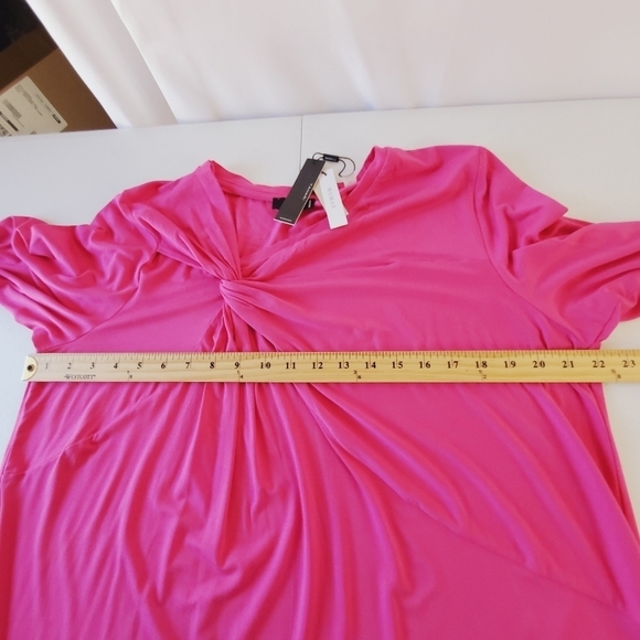 NEW Tahari Woman Viscose Blend Stretch Top Size 1X Fuchsia Asymmetric Neckline - Picture 5 of 10